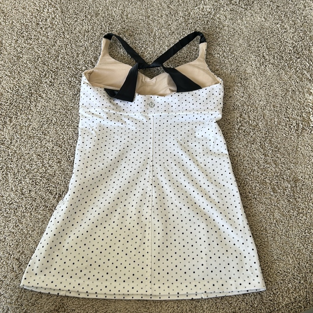 Lululemon built in bra Tank *Rare design - Picture 3 of 8